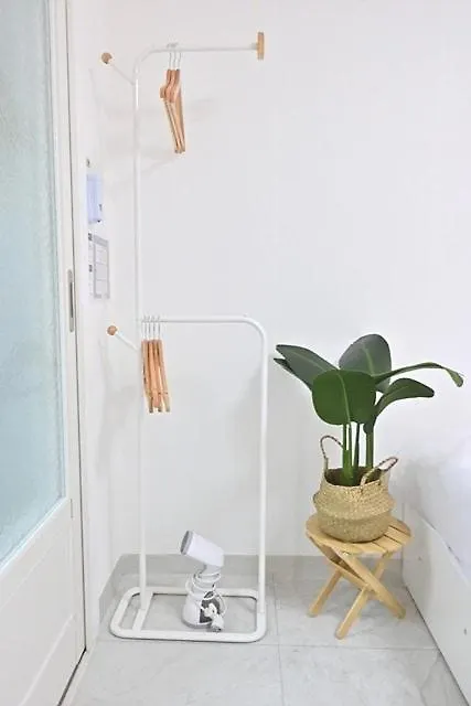 Apartment Yellow Cozy Home Seoul South Korea