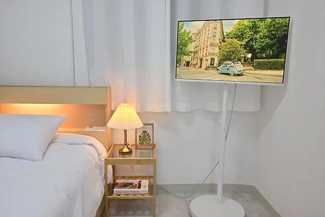 Yellow Cozy Home Seoul Apartment