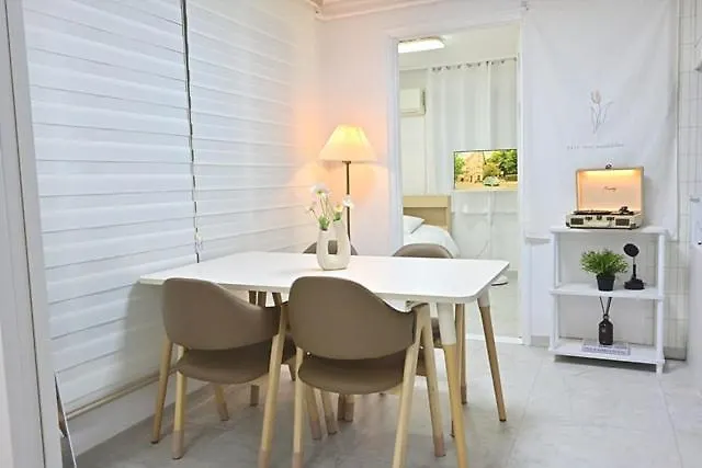 Yellow Cozy Home Seoul
